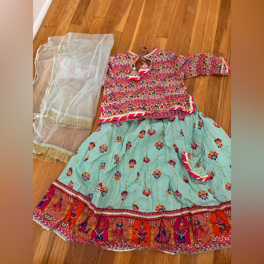 Lehenga Choli Set Desi dress for baby girl perfect for Eid/diwali or mehndi.
